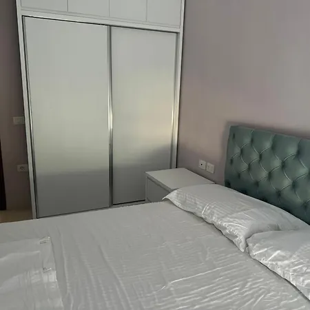 For Rent In Apartment *